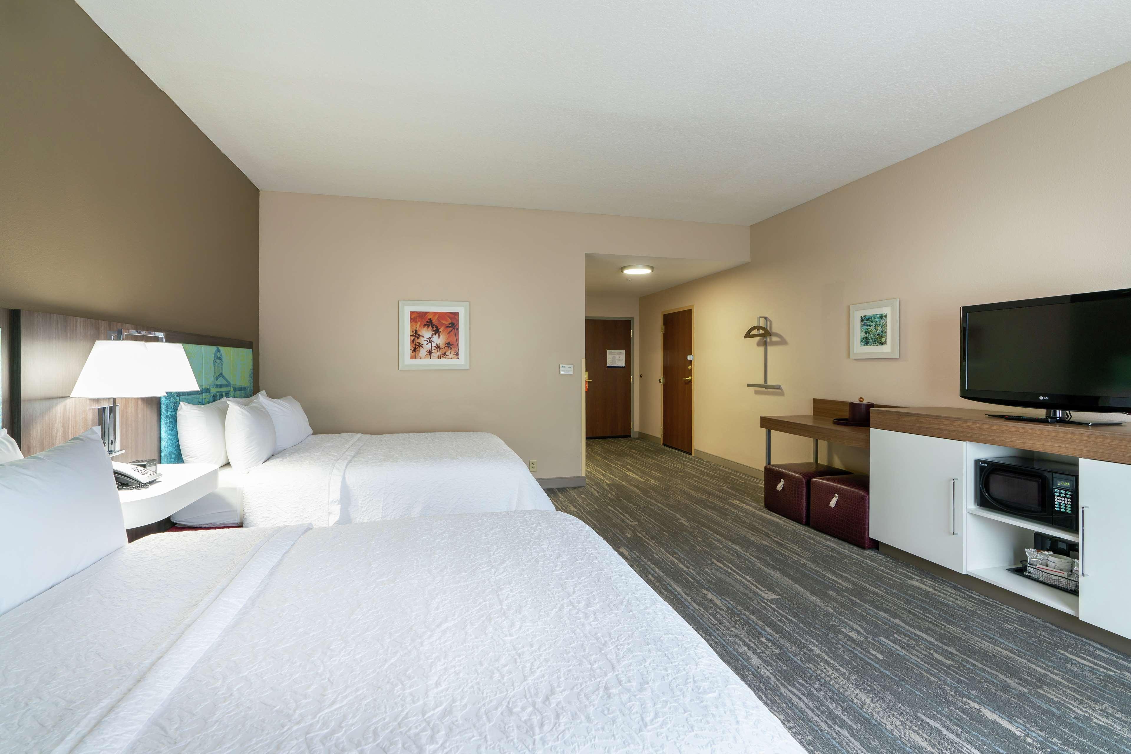 Hampton Inn & Suites Lake Stadt Exterior foto