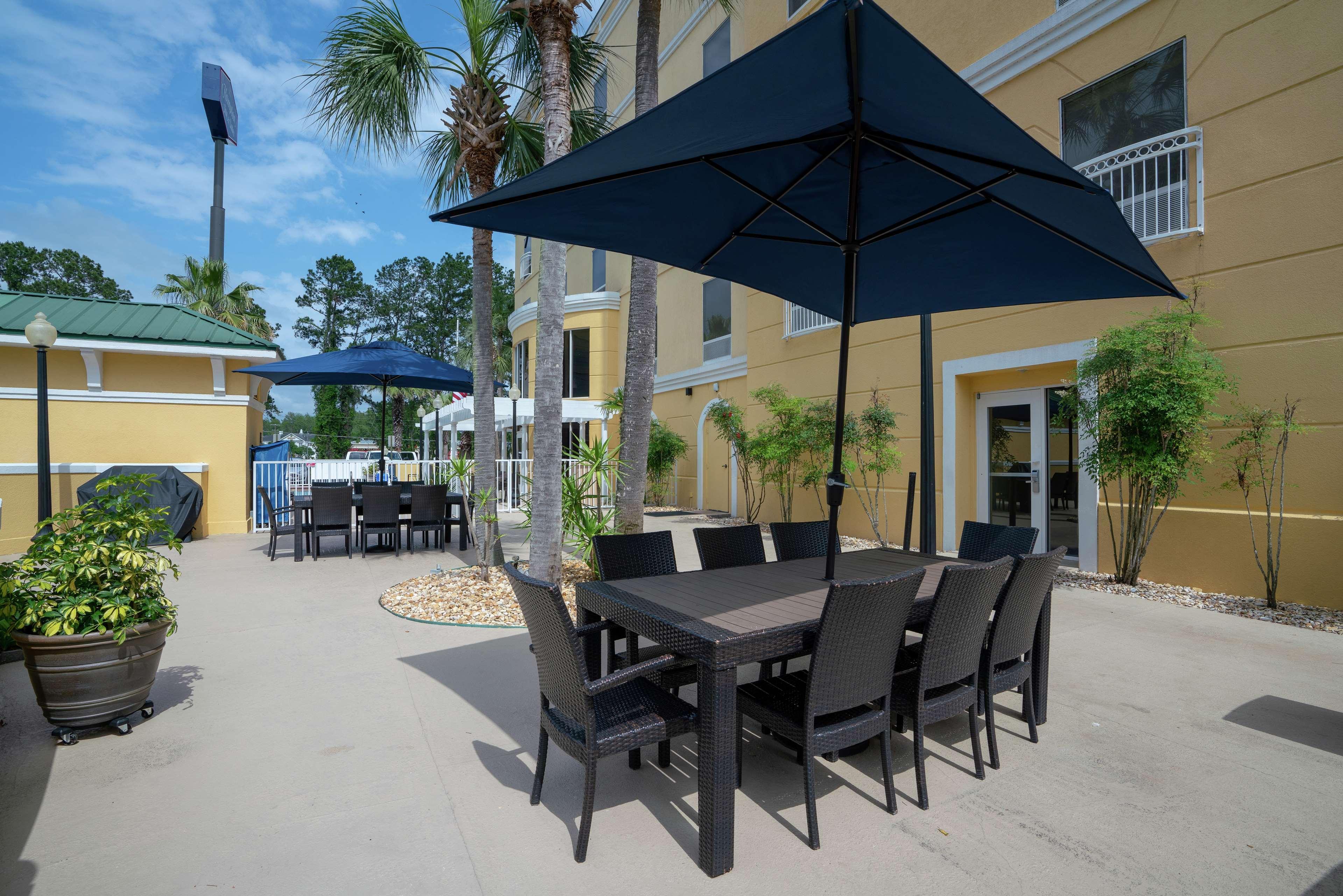 Hampton Inn & Suites Lake Stadt Exterior foto