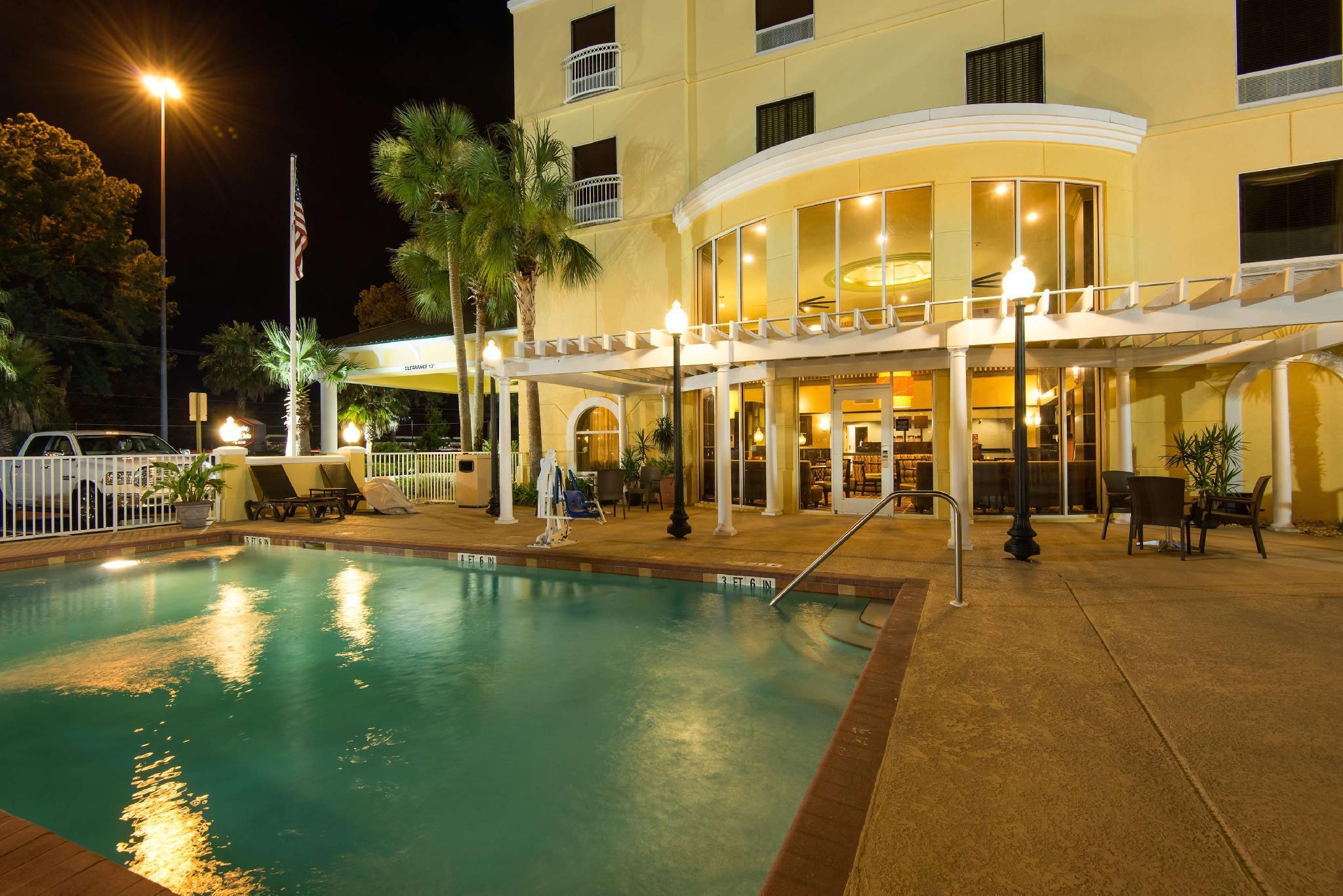 Hampton Inn & Suites Lake Stadt Exterior foto