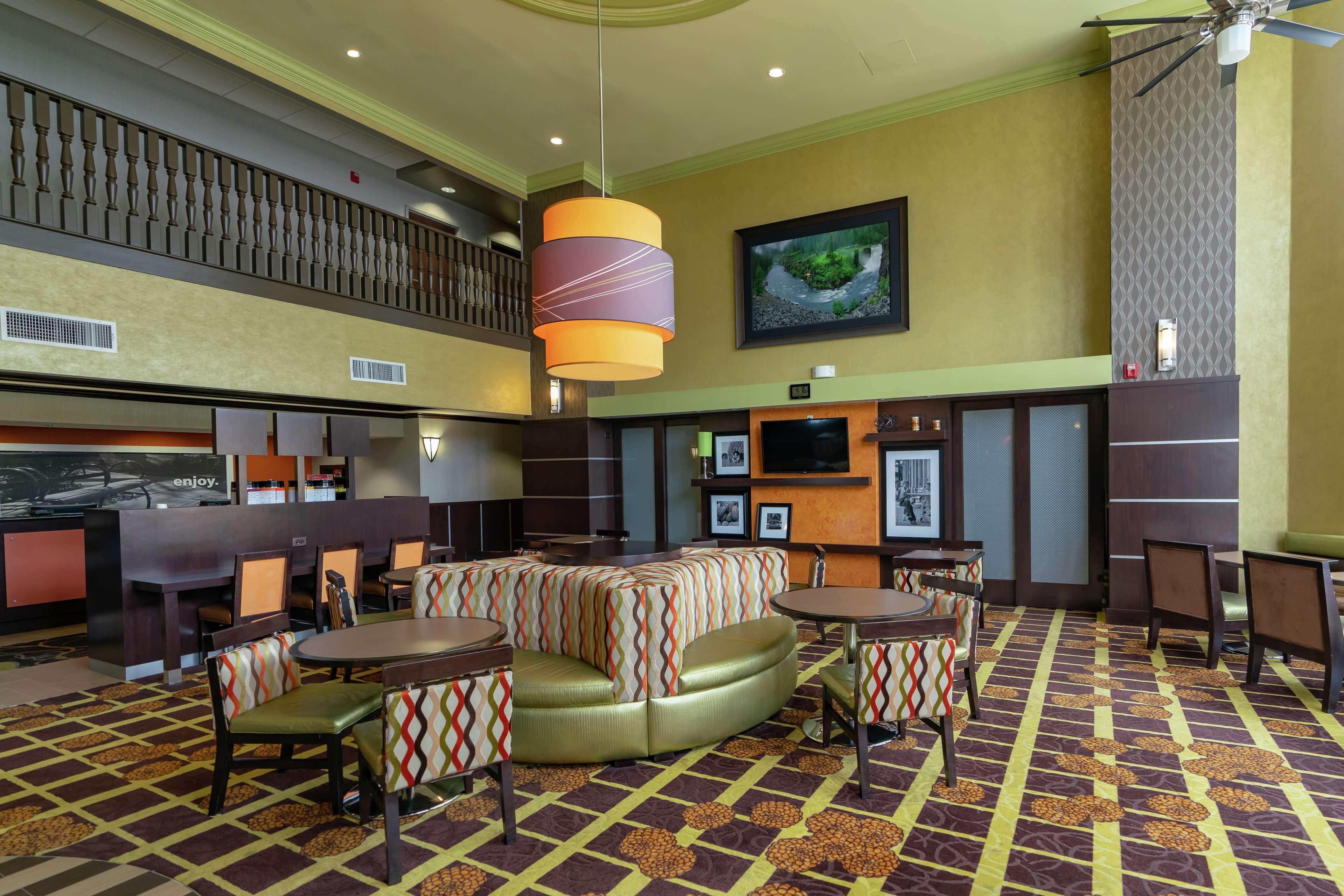 Hampton Inn & Suites Lake Stadt Exterior foto