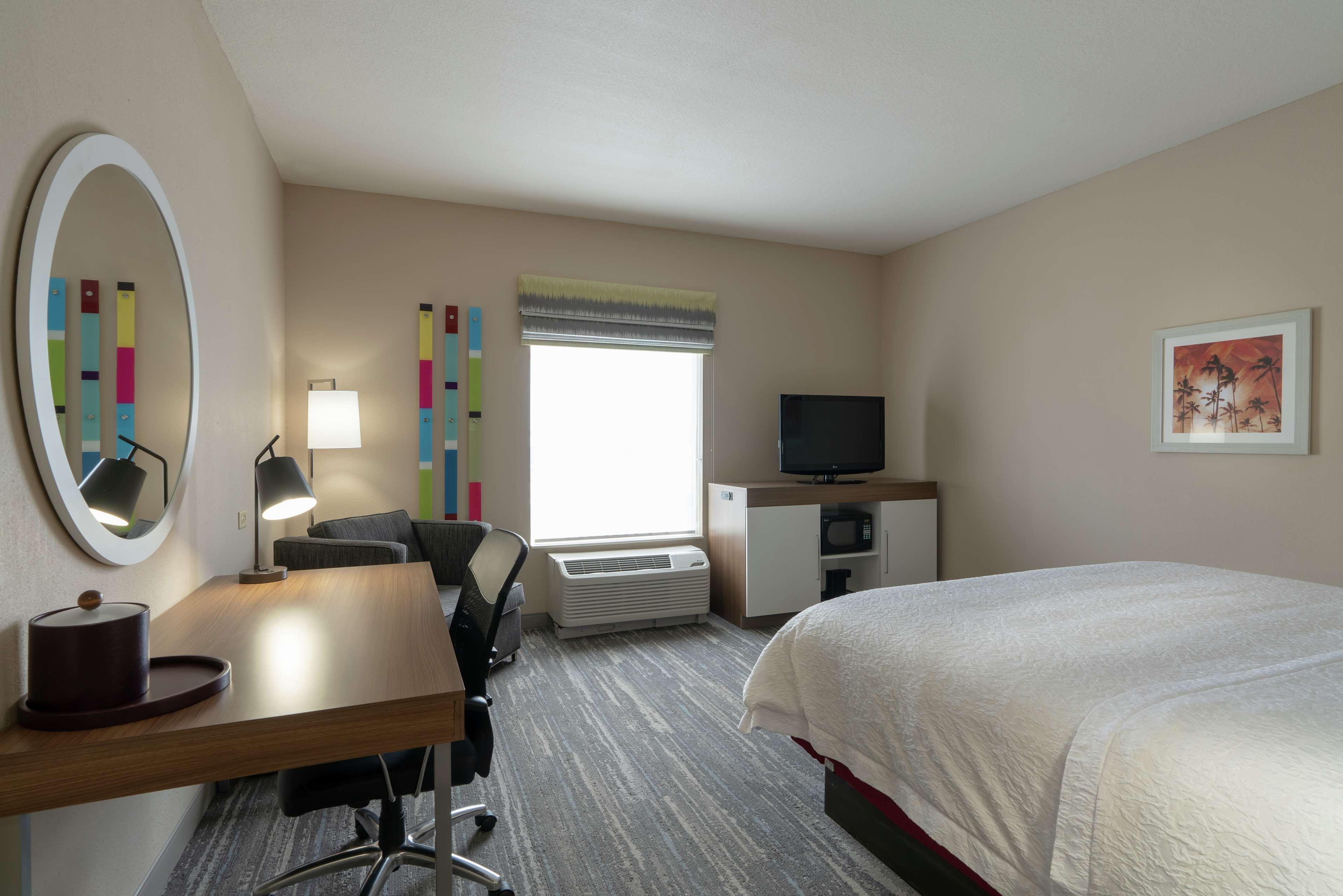 Hampton Inn & Suites Lake Stadt Exterior foto