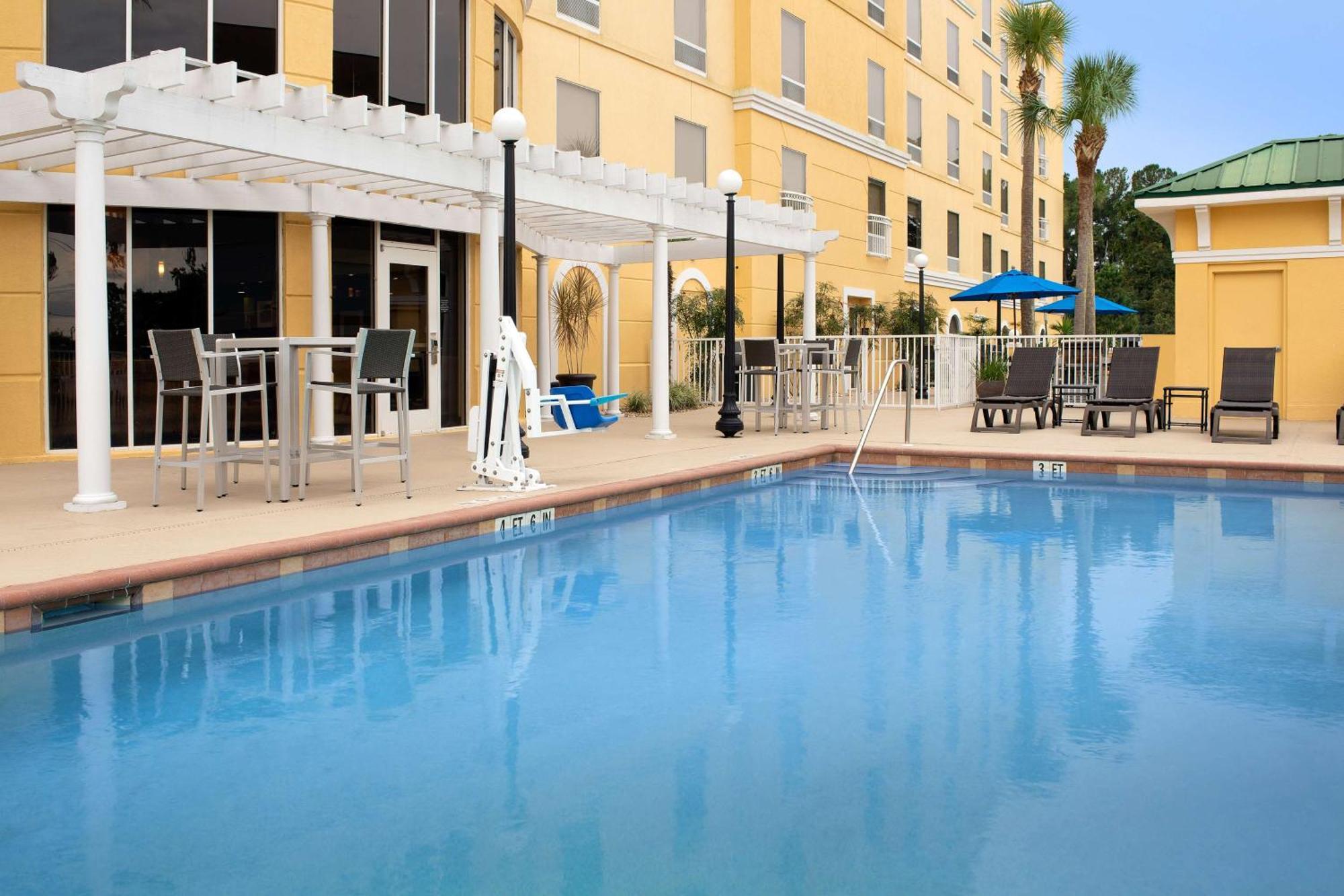 Hampton Inn & Suites Lake Stadt Exterior foto